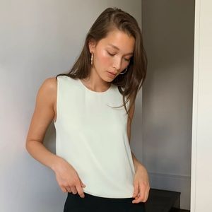 Aritzia Babaton day blouse. Size S